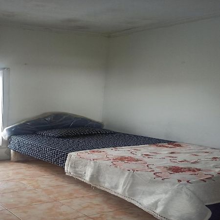 Oyo Life 91339 Pondok Kost Aulia Syariah Garut Exteriör bild
