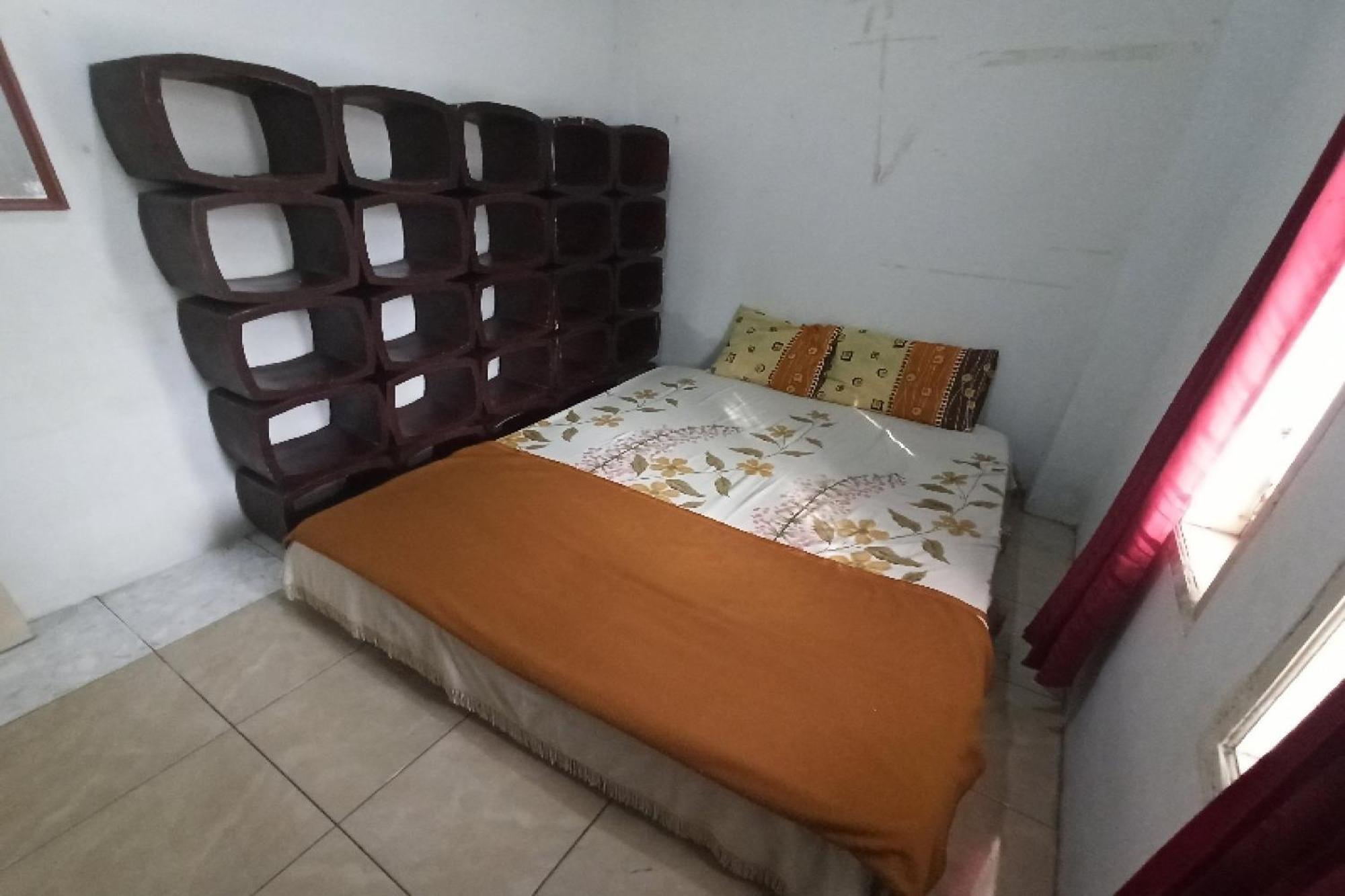 Oyo Life 91339 Pondok Kost Aulia Syariah Garut Exteriör bild